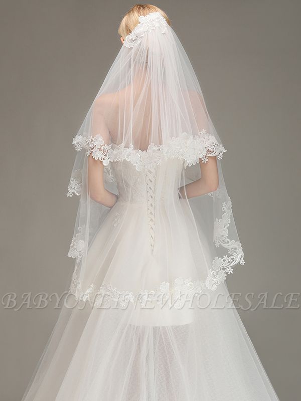 Gemcres 2-Tier Lace Wedding Veil with Comb Bridal Veils Soft Tulle Veil  Waist Length Veil for Brides (Ivory)