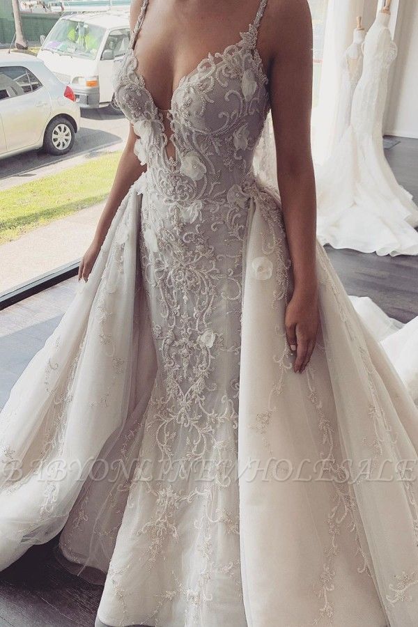 Sexy ärmellose Spitze Overskirt Brautkleider mit V-Ausschnitt für Hochzeit 2021
