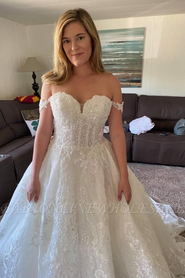 Gorgeous Off Shoulder Sweetheart White Lace Appliques Bridal Dress with Beads