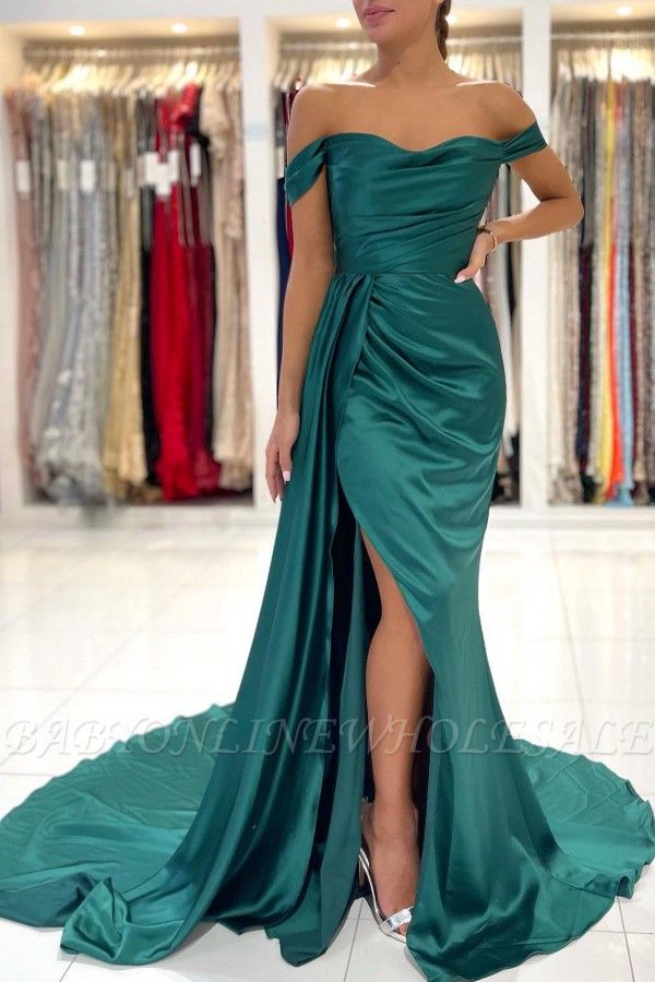 Элегантное атласное зеленое платье выпускного вечера с рюшами и рюшами без рукавов с открытыми плечами