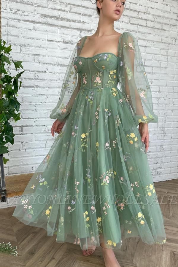 Robe de bal romantique verte à manches longues et fleurs en cœur