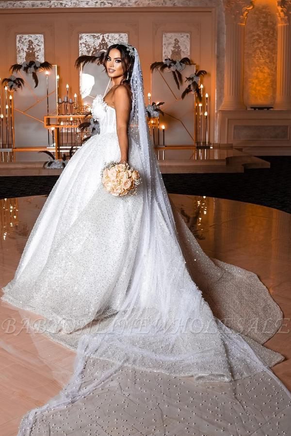 Beautiful Sweetheart Strapless Pearls Bridal Dress Sleeveless Glitter Sequins Wedding Dress