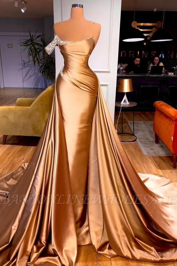 Goldene Edelsteine glänzen wie Satin-Meerjungfrau-Abschlussballkleid