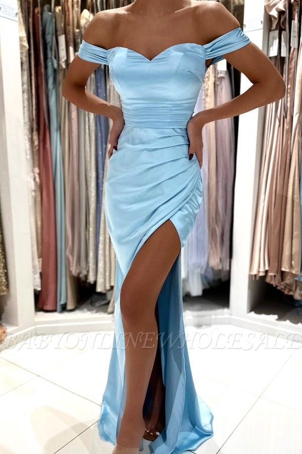 Небесно-голубое платье для выпускного вечера силуэта «русалка» с открытыми плечами