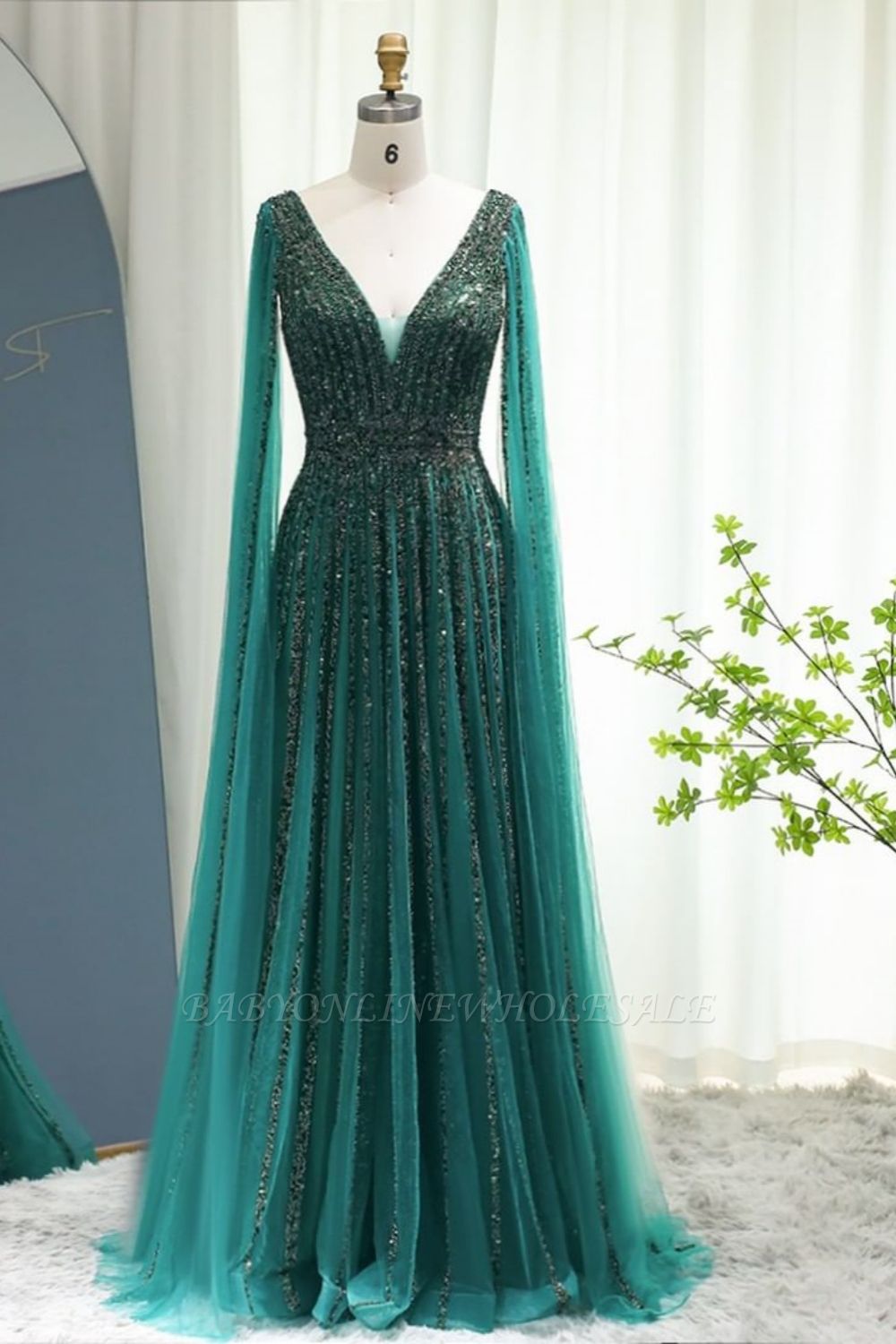Luxury Deep V-Neck Beading Mermaid Eveing Dress Cape Sleeves Tulle Aline Dubai Party Dress