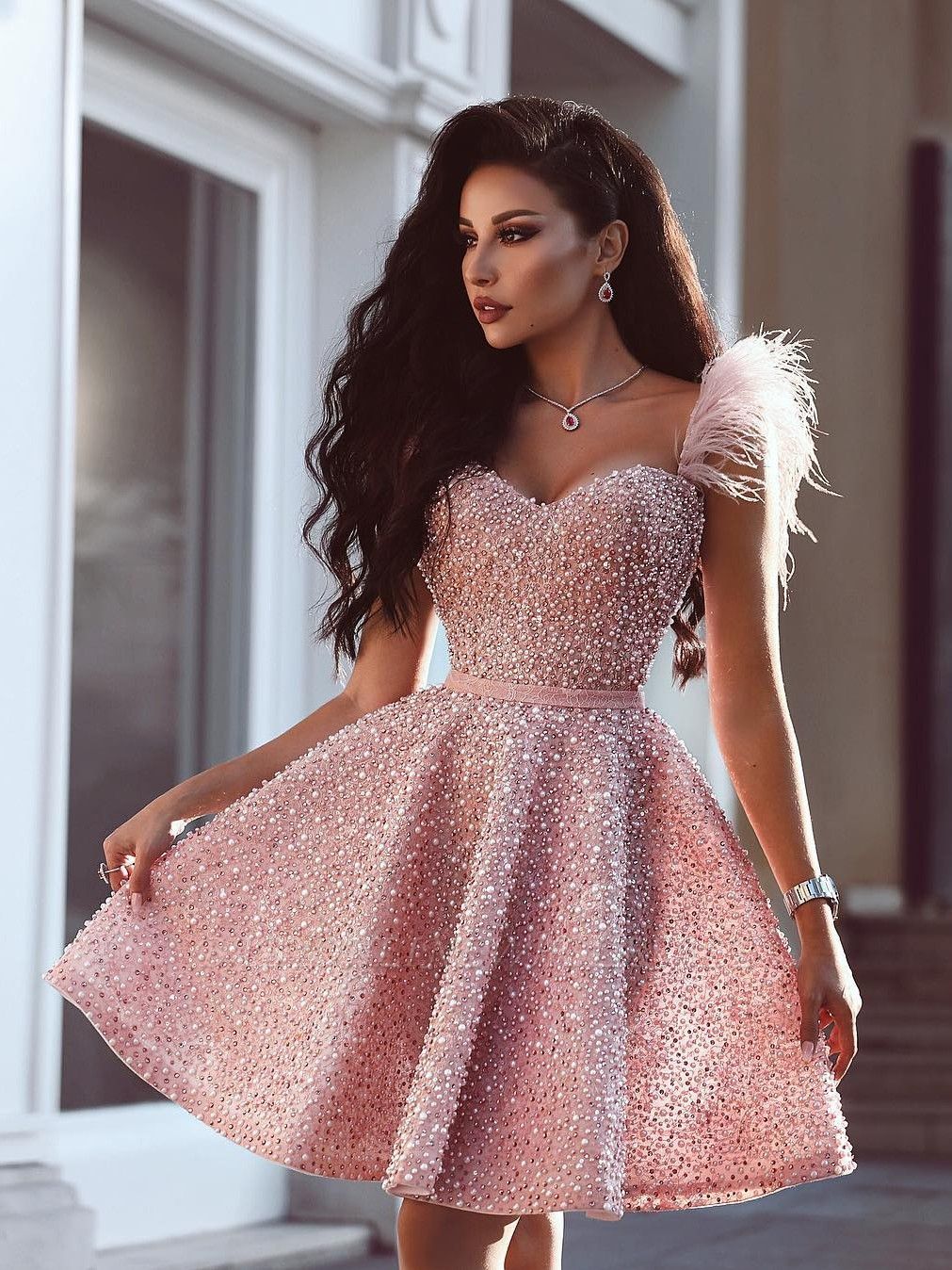 Une robe de soirée de perles perlée | Robe de soirée rose plume de luxe