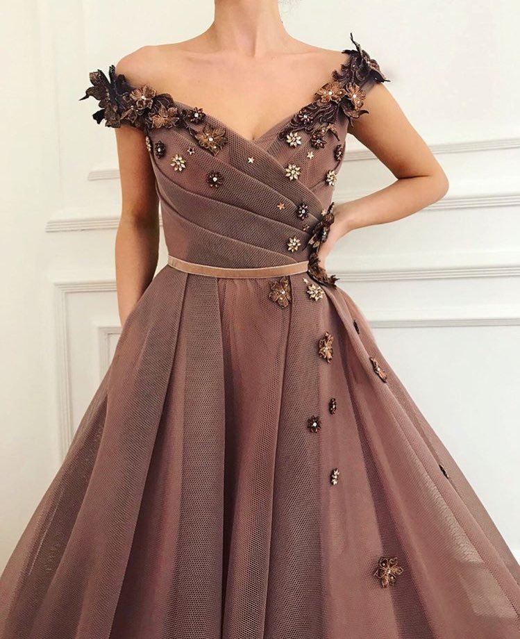 V-Neck Ball Gown Evening Gowns ...
