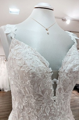 Romantisches tiefes V-Ausschnitt Tüll Blumenspitze Brautkleid Ärmelloses Aline Kleid für Hochzeiten_6