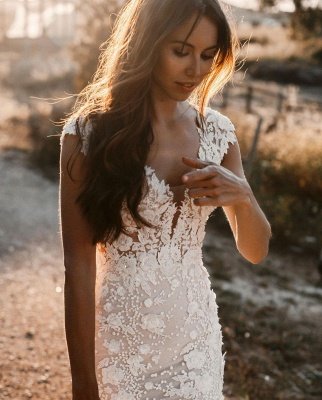 Chic V-Neck Floral Lace Tulle Mermaid  Bridal Gown_3