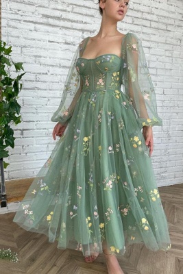 Robe de bal romantique verte à manches longues et fleurs en cœur_1