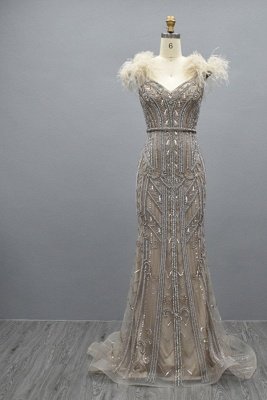 Платье для выпускного вечера-футляр с вырезом из перьев шампанского и бисером_2