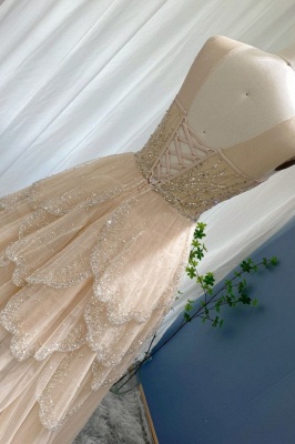 Asymmetrisches Kleid mit Juwelenpailletten, ärmellose, abgestufte High-Lo-Abendkleider_5