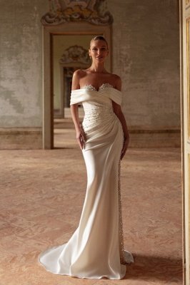 Robe de mariée fourreau en satin froncé à épaules dénudées Robe de mariée blanche en perles_3