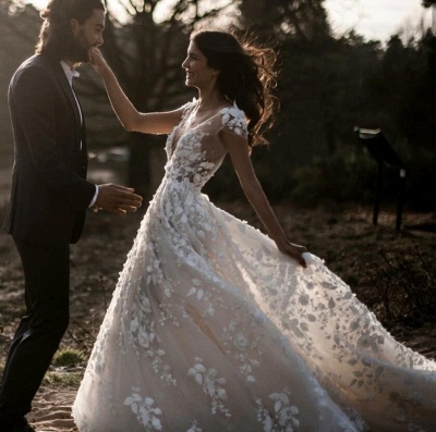 Romantic Ivory Lace Floor-length A-line Puffy Princess Wedding Dress_5